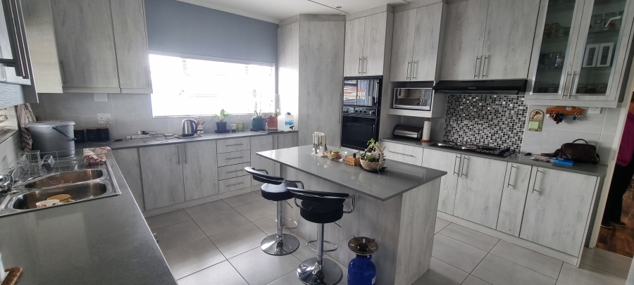 4 Bedroom Property for Sale in Victoria Park Eastern Cape